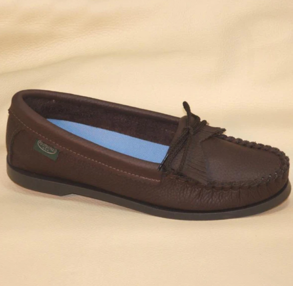 Sepatu Moccasin dengan Aksen Fringe